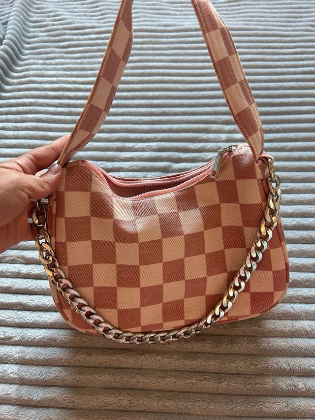 Bolso Bershka cuadros rosa