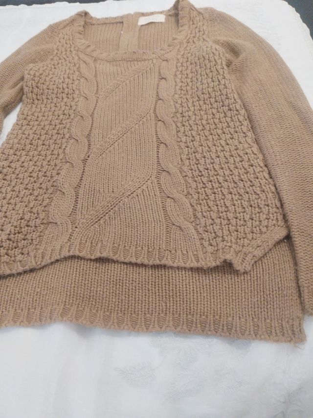 Jersey Camel Bajo Asimétrico Cremallera espalda.