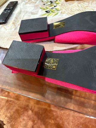 Zapatos de tacón rosa slingback