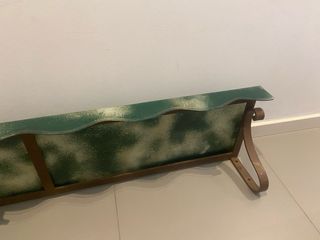 Mesa de vidrio y forja hecha a mano