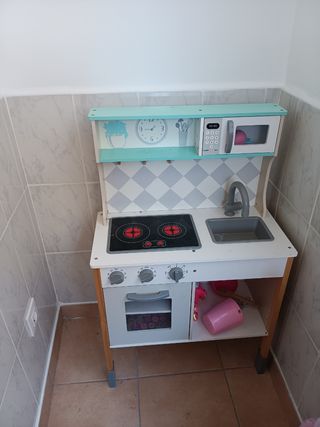 Cocinita de madera infantil