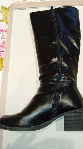 Botas altas negras talla 39