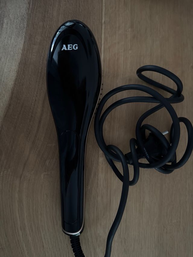 Cepillo Alisador AEG Negro/Dorado