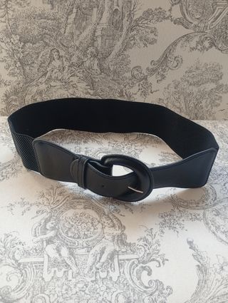 Cinturón elástico negro con hebilla redonda 