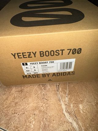 Adidas Yeezy 700 Utility Black