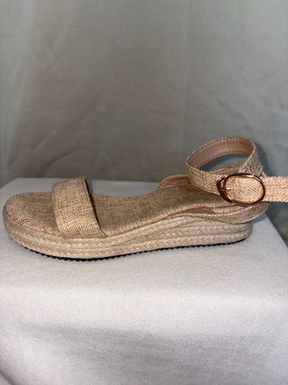Sandalias esparto cuña beige