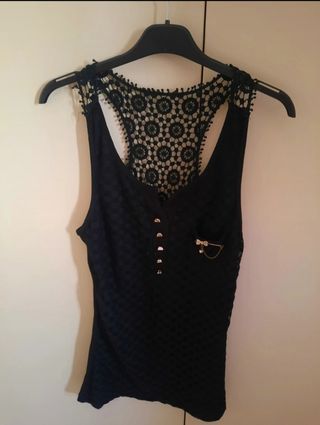 Canotta nera con pizzo