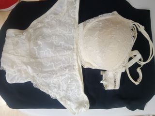 Conjunto sujetador y braguita encaje blanco roto