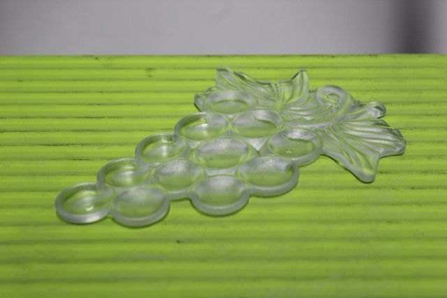 8 platos de uvas de cristal