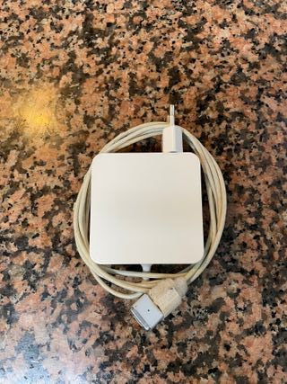 MacBook Air 13,3 (2013) + Cargador