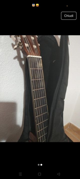 Chitarra classica con custodia