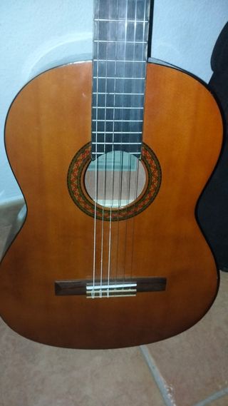 Chitarra classica con custodia