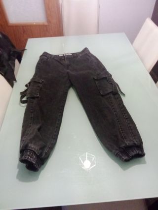 Pantalón cargo negro