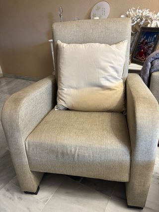 Sofá y sillón beige tela 