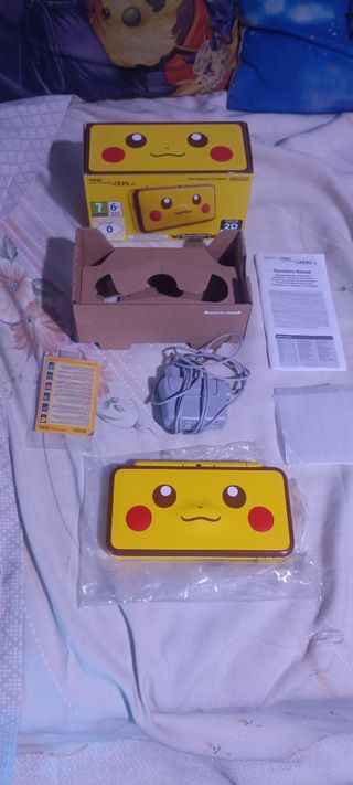 Nintendo 2DS XL Pikachu