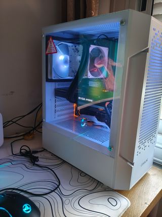 PC Gamer i7 8700 16GB RAM GTX 1080 200fps fortnite