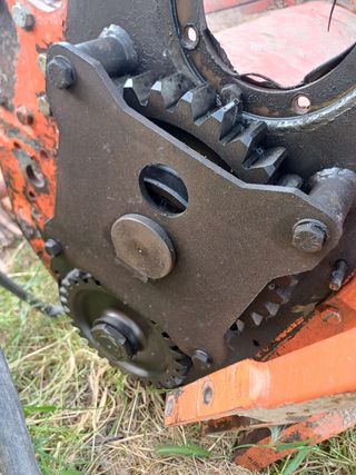 Coronas laterales Rotovator Howard modelo E90E. 