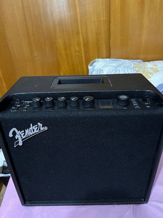 Amplificador Fender Mustang LT25