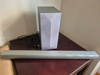 Altavoz LG y Barra Sonido Plata