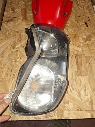 Carenado y Faro CBR900RR SC33 98