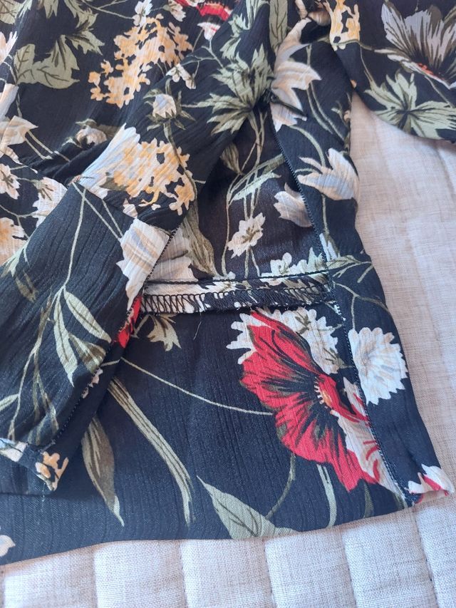 Blusa Boohoo manga larga