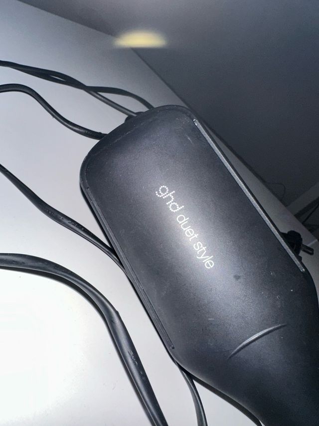 Plancha de pelo ghd negra