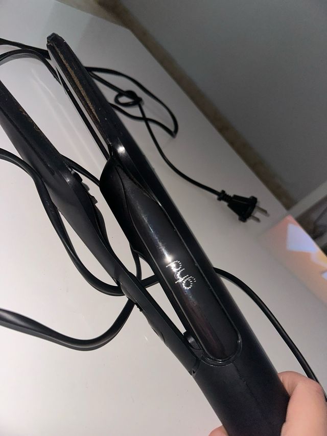Plancha de pelo ghd negra
