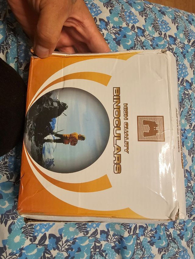 Binoculares negros y azules