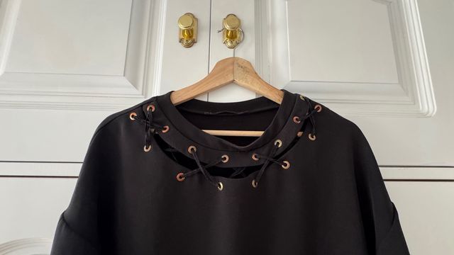 Vestido Zara negro con tachuelas