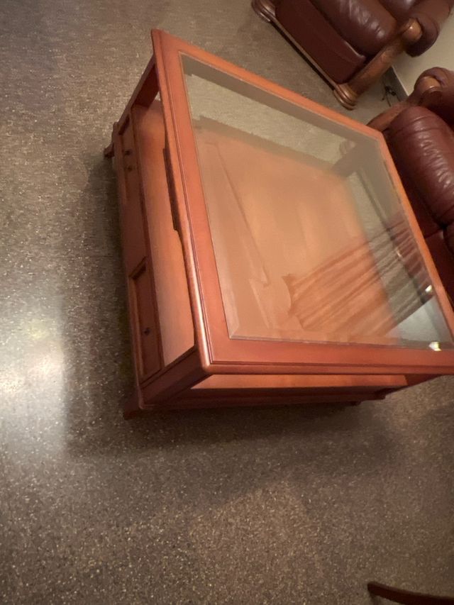 Mesa de centro vintage de madera y cristal