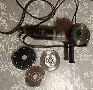 Amoladora Eléctrica 600W + Discos marca wercu
