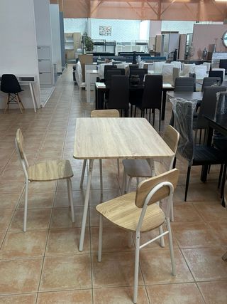 Mesa y 4 Sillas Comedor Madera - Nueva 