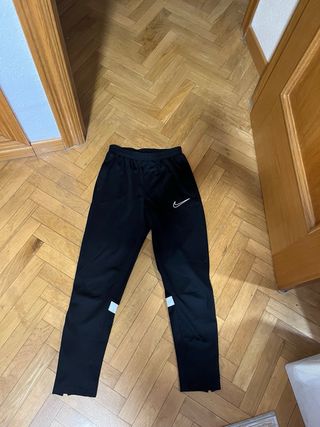 Pantalones chándal Nike niño. Talla 147-158