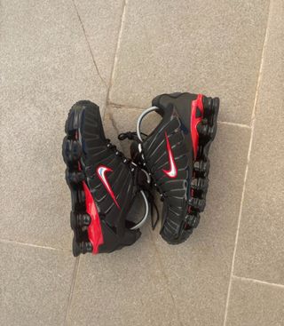 Nike Shox R4 Talla 42.5 Negras Rojas