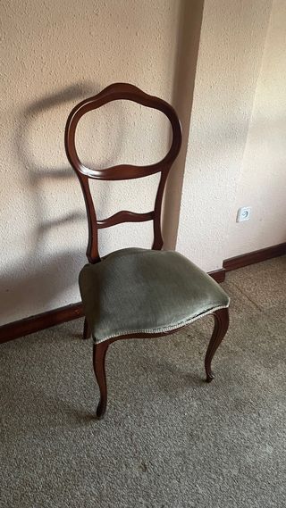 Juego de 4 sillas antiguas de madera y terciopelo