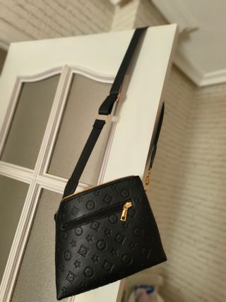 Bandolera logo Lv Negra