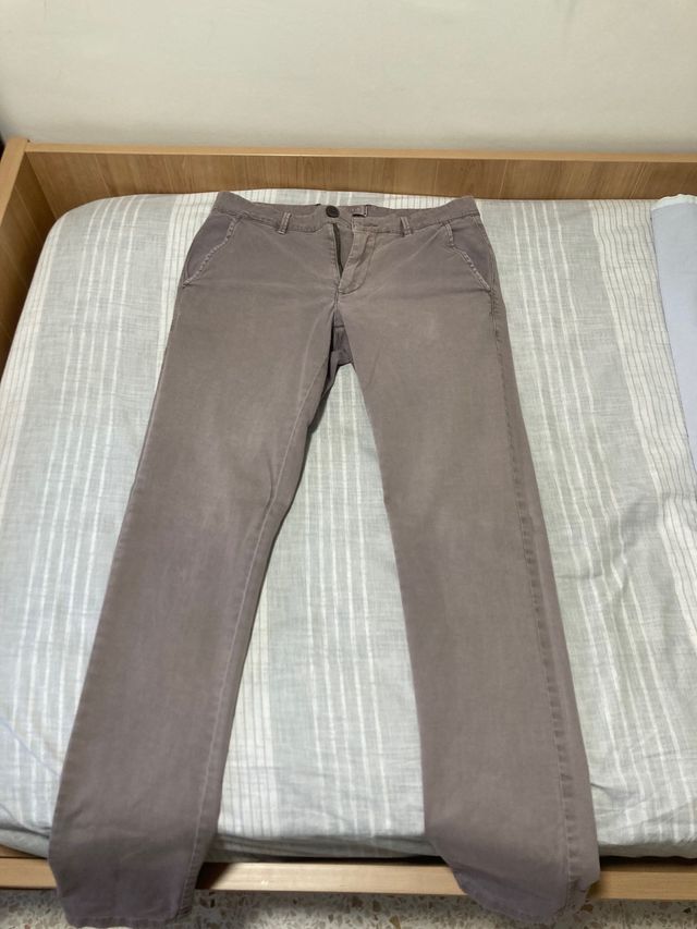 Pantalón Chino Gris Scalpers