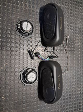 Altavoces JVC y Pioneer