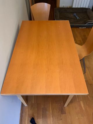Mesa Comedor Madera y Sillas Tapizadas