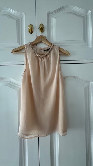Top Zara pedrería beige sin mangas