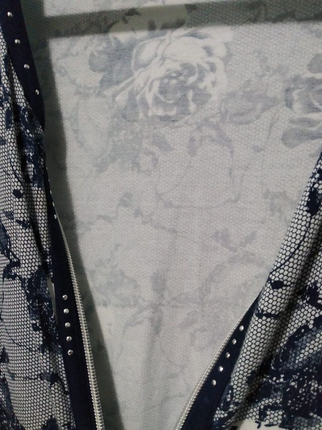 Cárdigan con cremallera y estampado floral