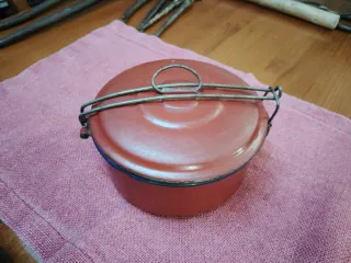 Tartera fiambrera antigua roja esmaltada