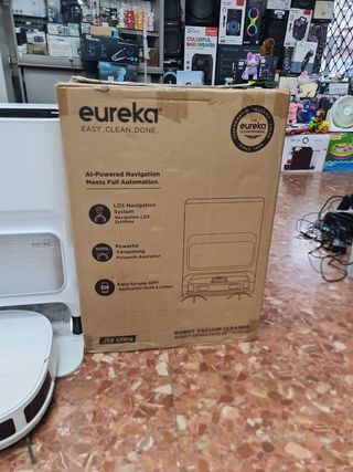 Robot Aspirador Eureka J12 Ultra exposición