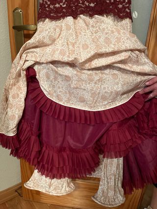 Traje Sevillana Beige y Granate