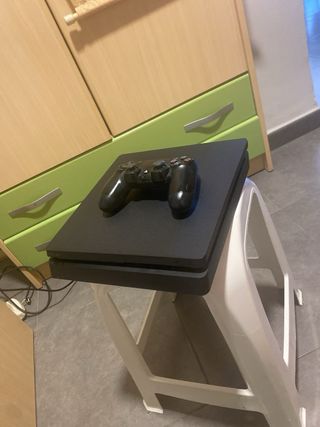 Consola PS4 Slim Negra + FC 24