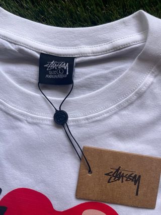 Camiseta Stussy Corazón Talla L Blanca