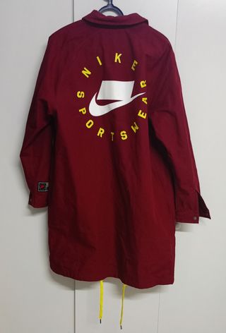 Parka Nike Deportiva Roja y Amarilla