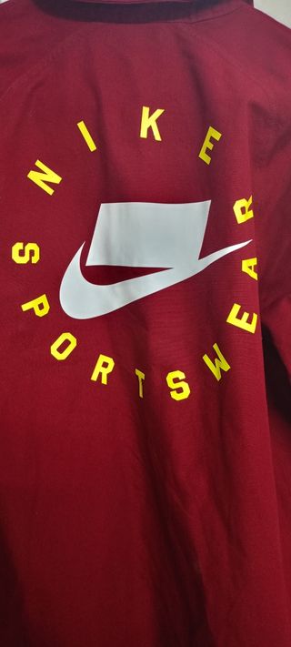 Parka Nike Deportiva Roja y Amarilla