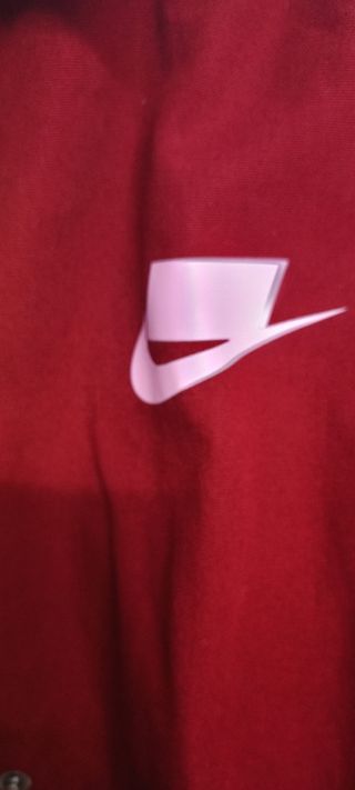 Parka Nike Deportiva Roja y Amarilla
