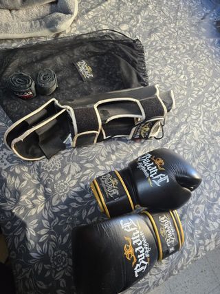 Pack Budha Guantes y Espinilleras